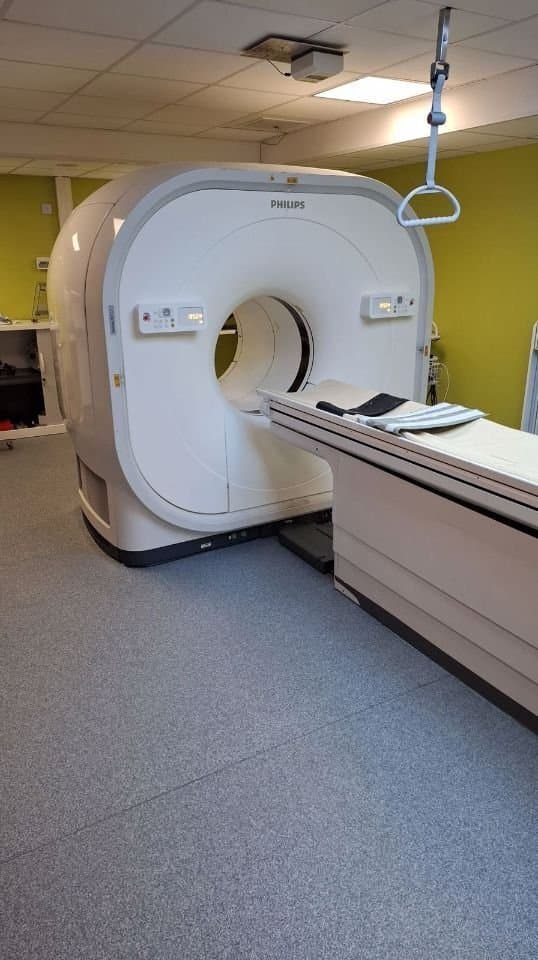 Philips Vereos 128. Gantry and patient table.